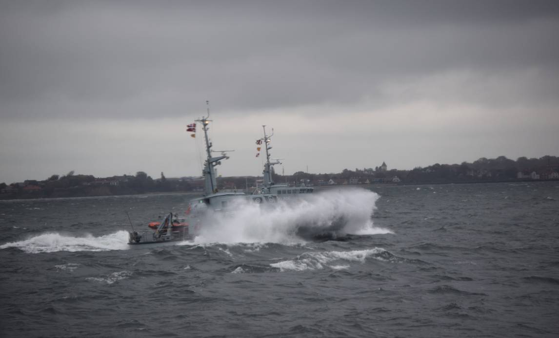 Mens Danmark blev ramt af kraftig blæst og vindstød af stormstyrke, var 250 frivillige fra Marinehjemmeværnet i weekenden på øvelse i Storebælt.