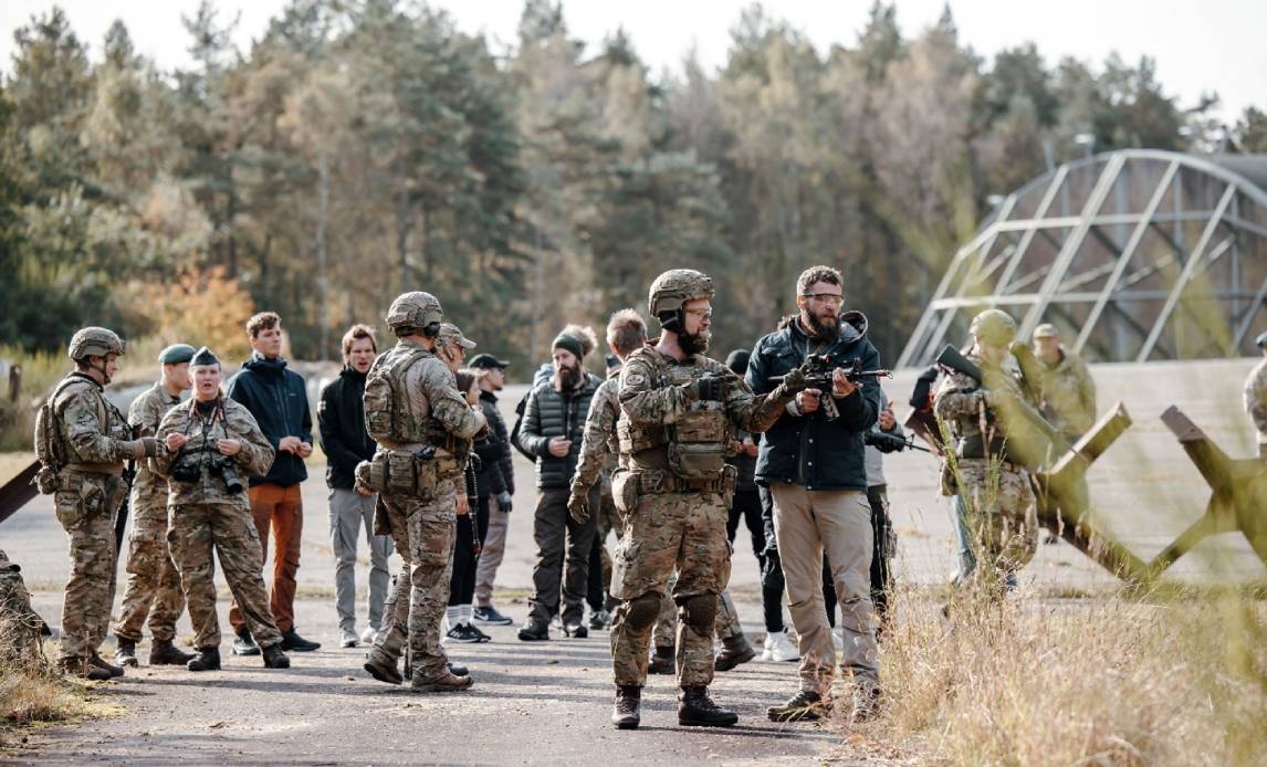 Eskadrille 274 har tidligere haft succes med at rekruttere nye soldater til ’Soldat for en dag’. Her fra ’Soldat for en dag’ i 2024.