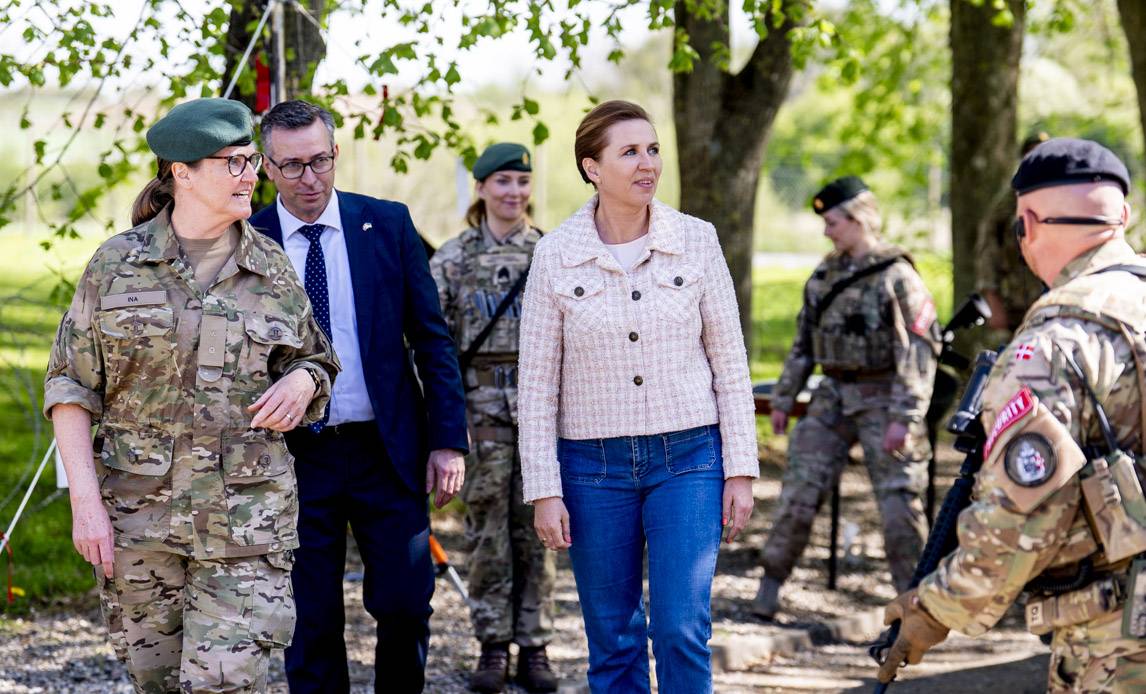 Statsminister Mette Frederiksen og den kommiterede Hans Andersen