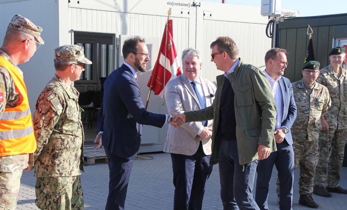 Forsvarsministeren besøger Esbjerg havn