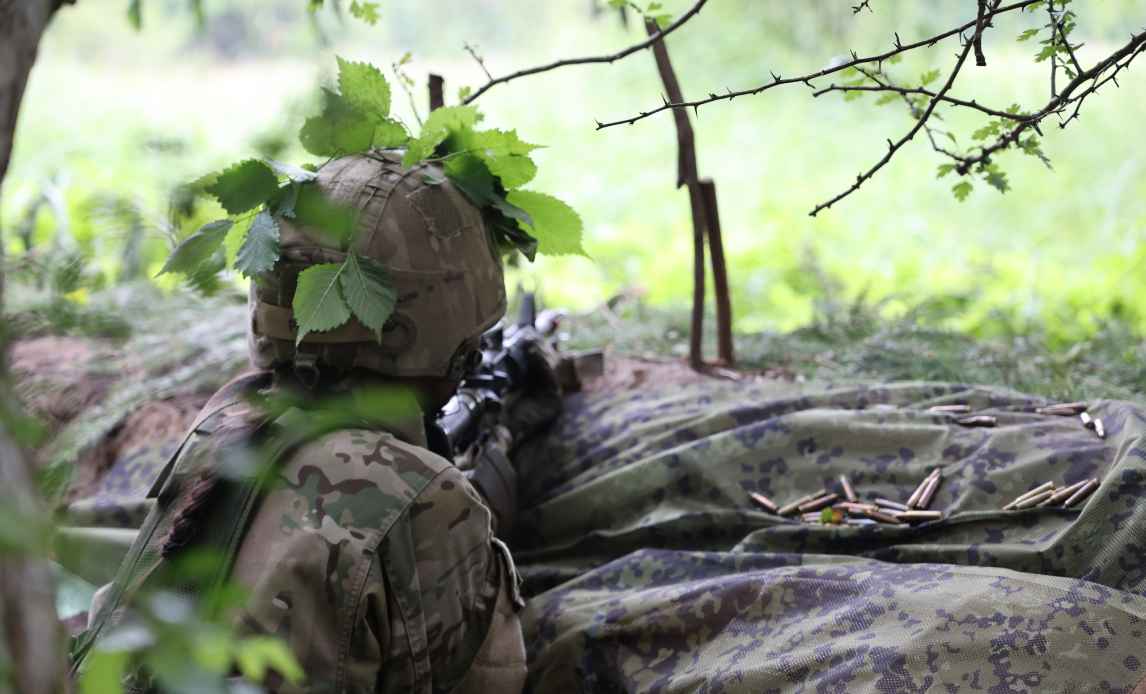Soldat på øvelse ved Arktisk Basisuddannelse
