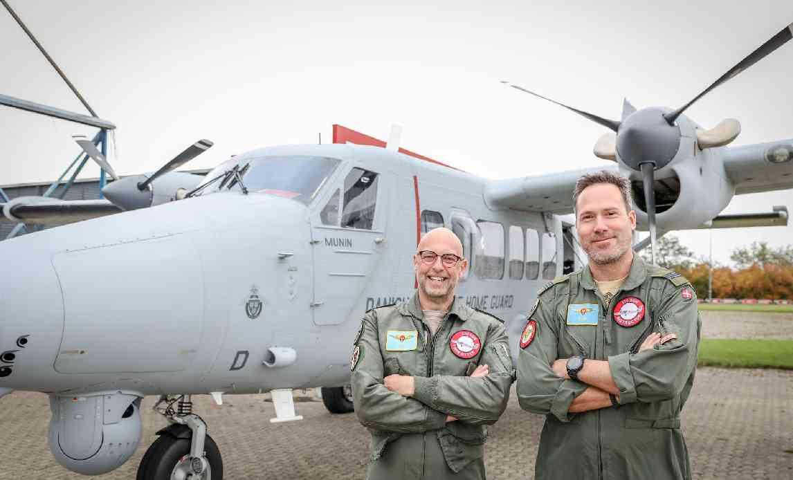 To piloter foran Twin Otter