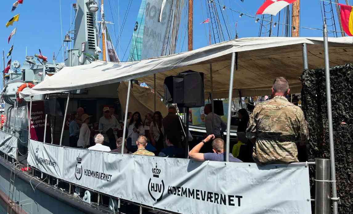 Marinehjemmeværnets fartøj Hjortø i Allinge havn ved Folkemødet 2025.