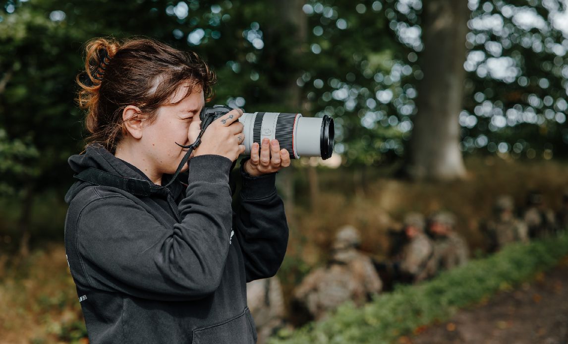 Fotograf på en hjemmeværnsøvelse