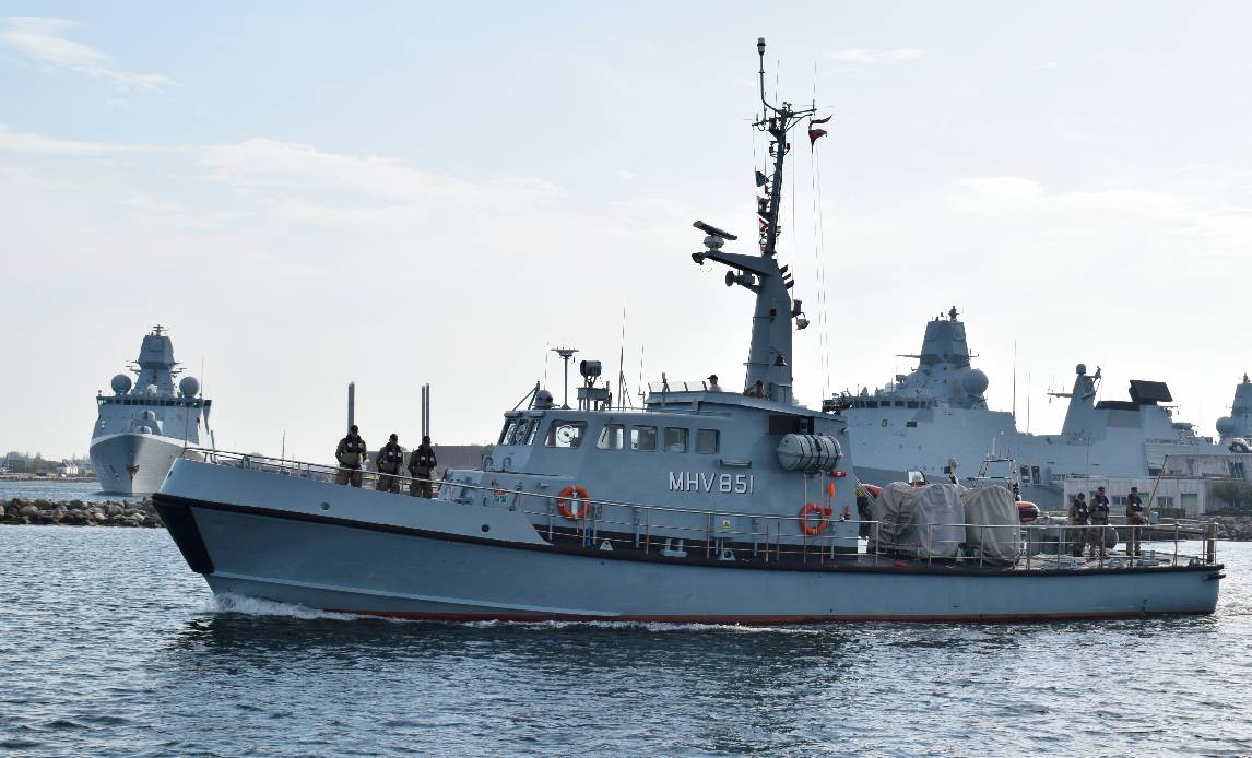 På Mariagerfjord folkemøde kan du komme ombord Marinehjemmeværnets fartøj, der ligger til i havnen.